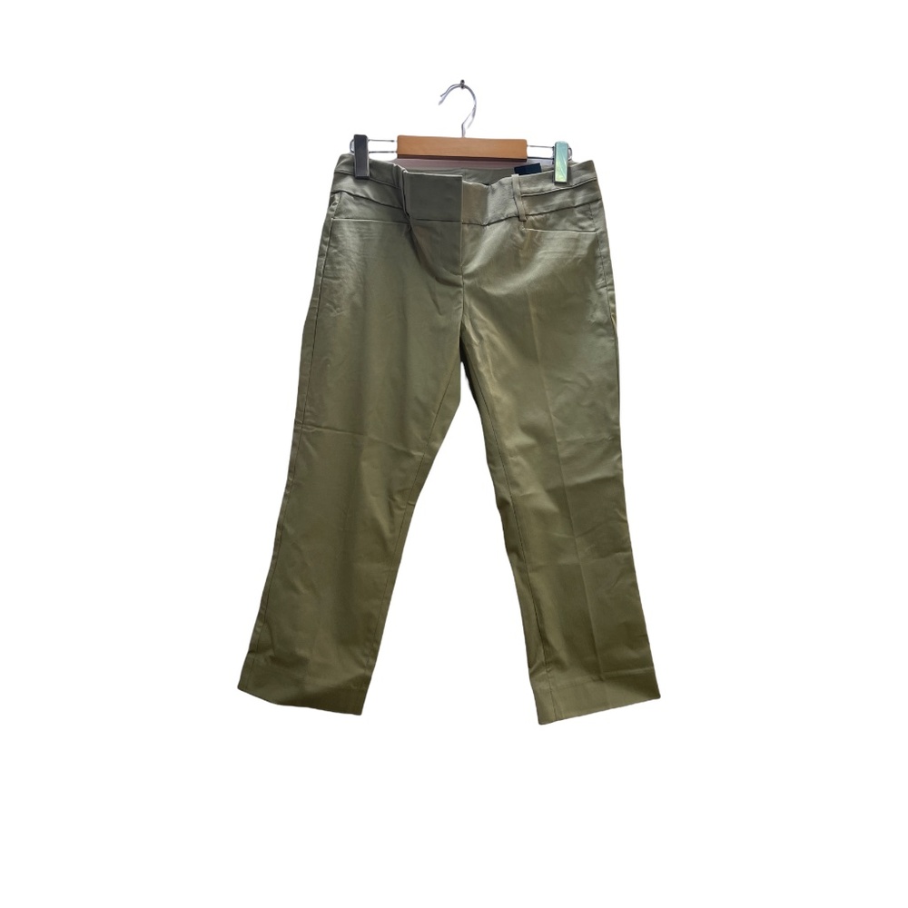 The limited Capri/Cropped women's pants NWT